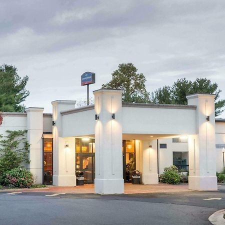 Howard Johnson By Wyndham Bartonsville/Poconos Area Buitenkant foto