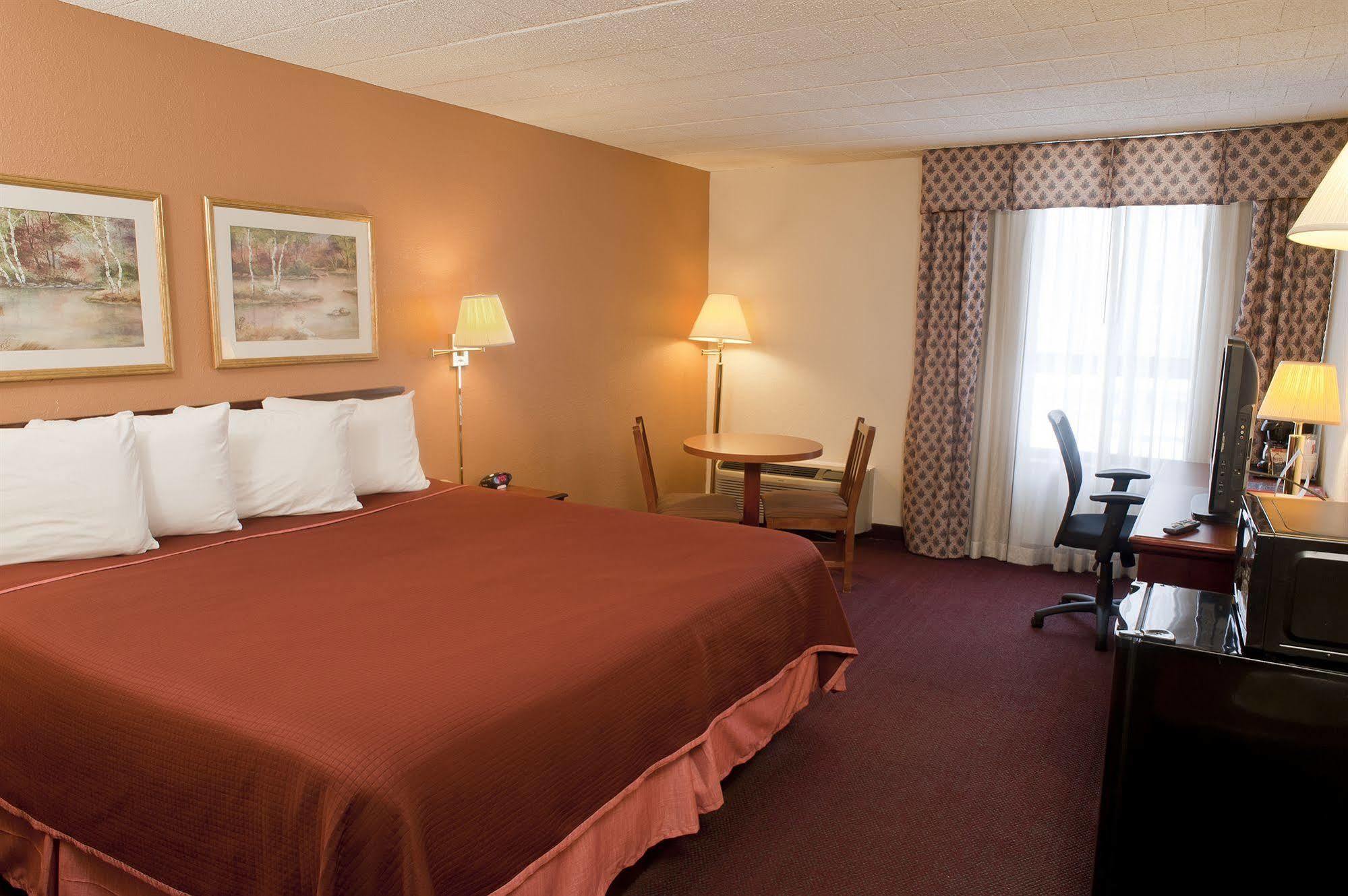 Howard Johnson By Wyndham Bartonsville/Poconos Area Buitenkant foto
