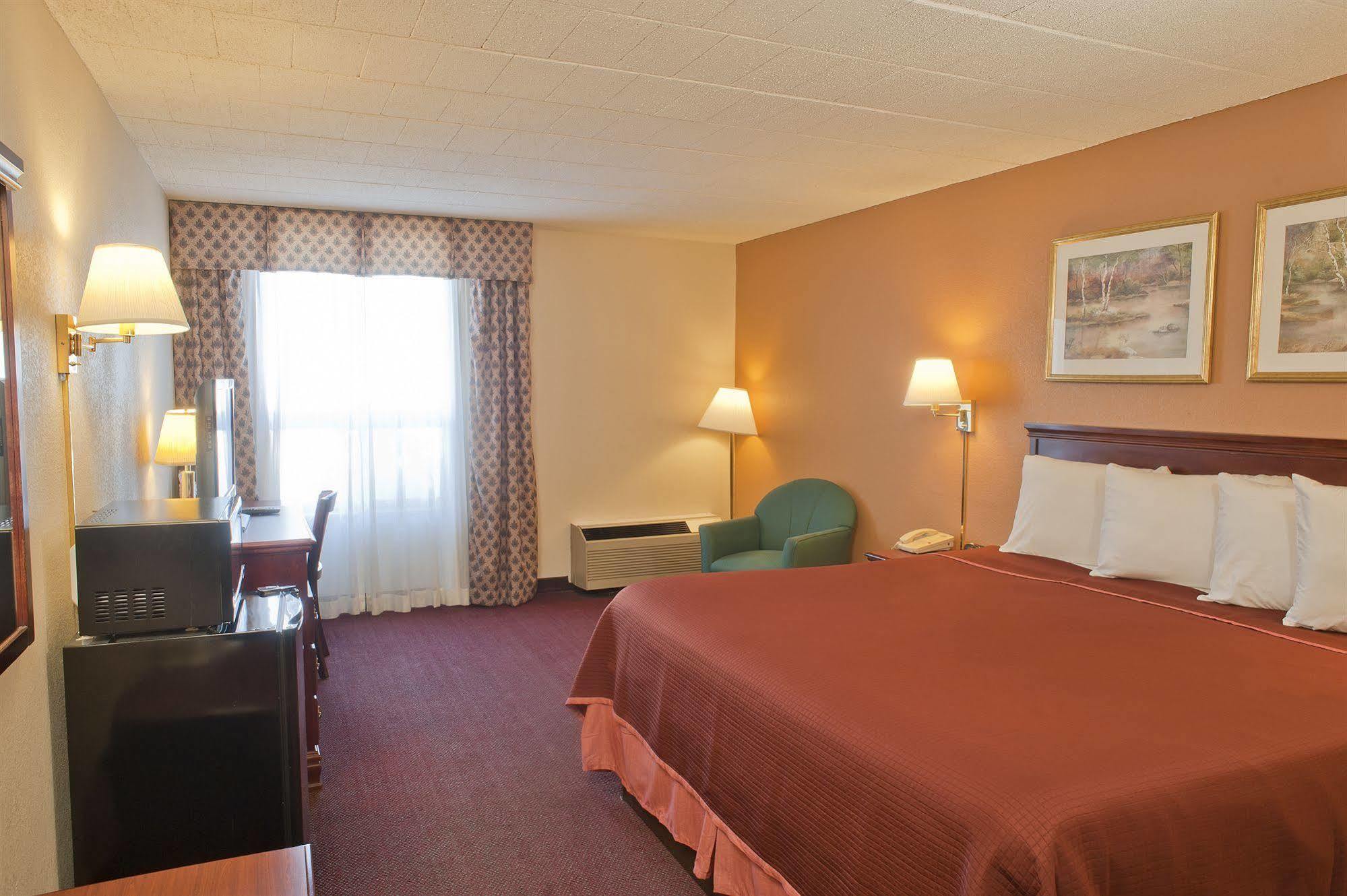 Howard Johnson By Wyndham Bartonsville/Poconos Area Buitenkant foto
